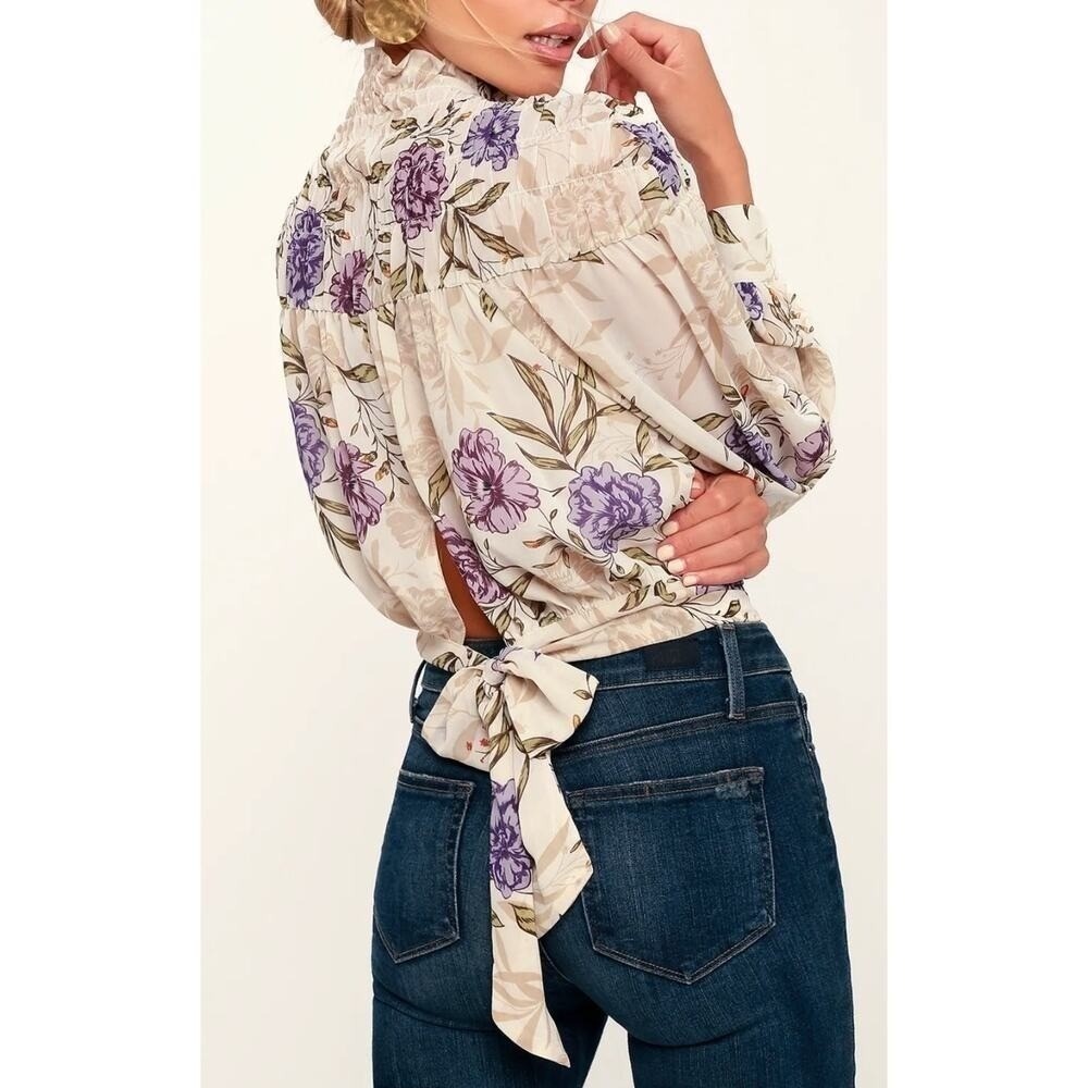 ASTR The Label Rhonda Top Open Back Tie Blouse S Floral Romantic Feminine Boho
